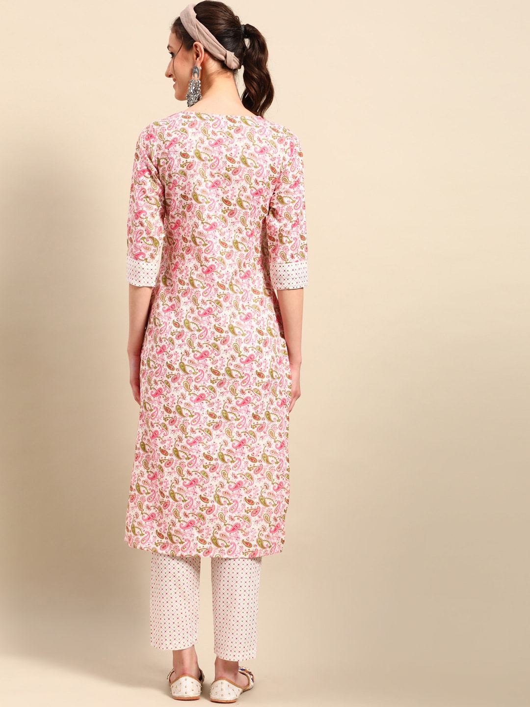 Sangria Women Paisley Printed Gotta Patti Kurta With Trousers