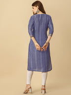 HERE&NOW Blue & White Tie-Up Neck Bandhani Printed Sequined Straight Kurta
