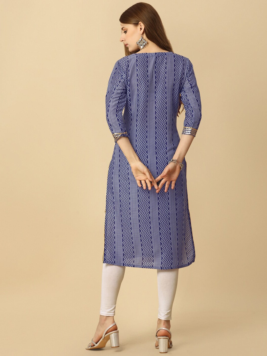 HERE&NOW Blue & White Tie-Up Neck Bandhani Printed Sequined Straight Kurta