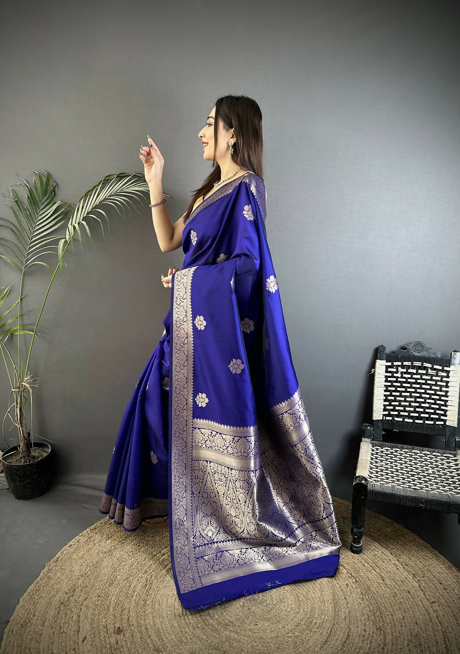 Joban Fashion Royal Blue Floral Jacquard Woven Design Cotton Silk Banarasi Silk Saree - Distacart
