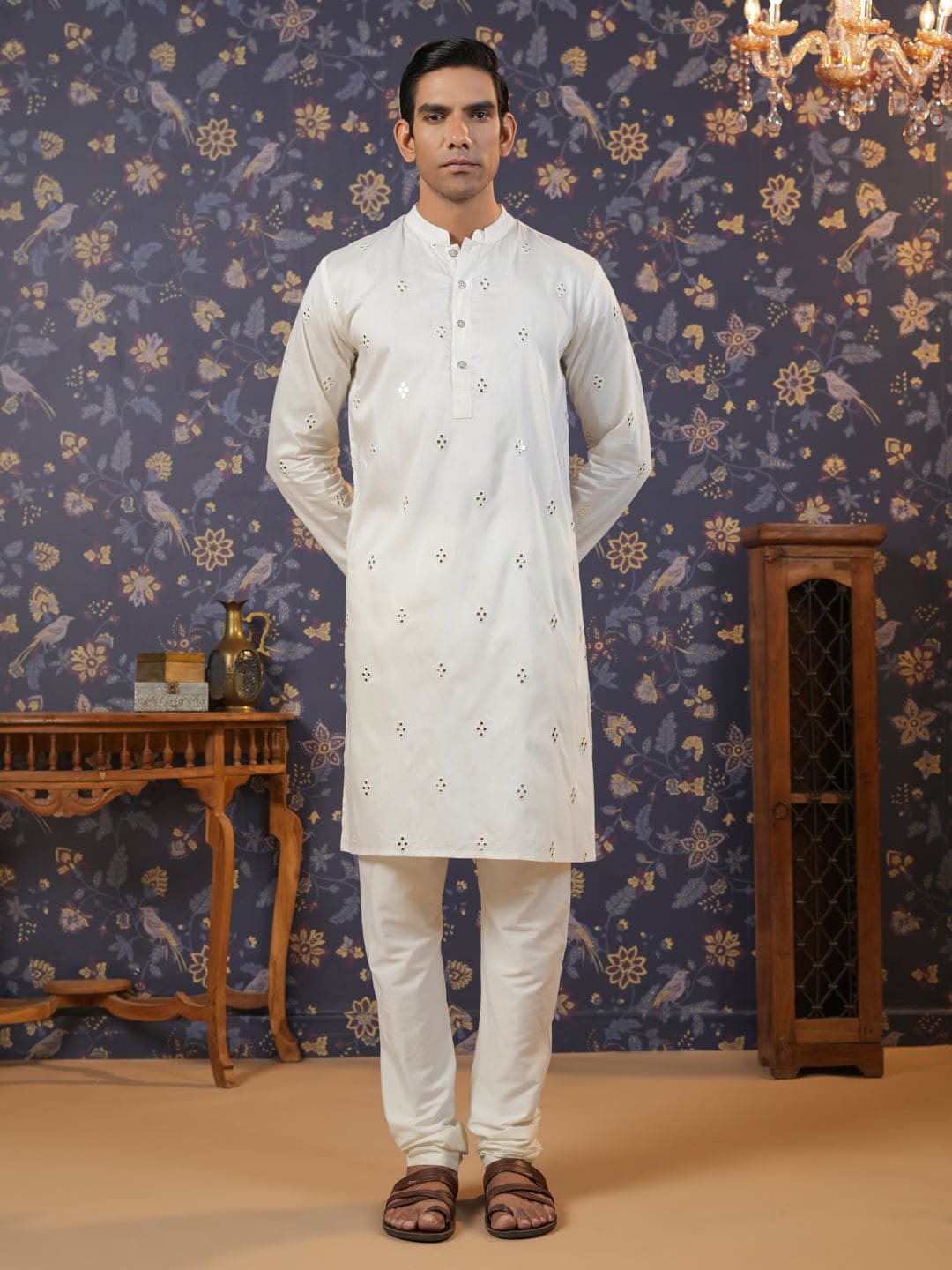 House of Pataudi Men Off White Geometric Embroidered Mirror Work Kurta