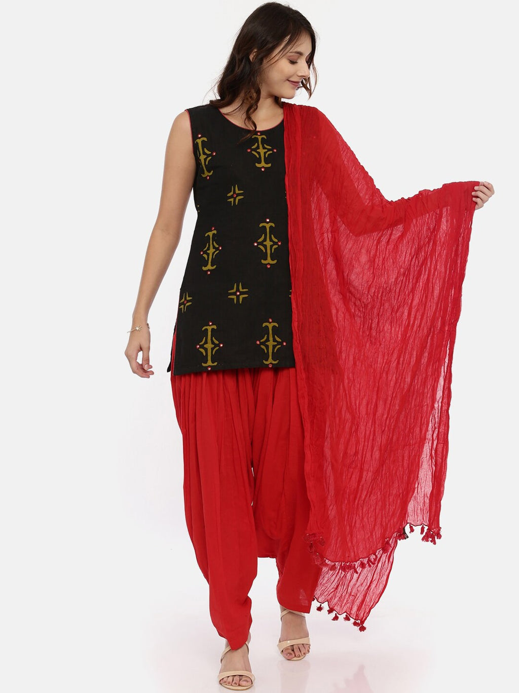Souchii Red Solid Tasselled Cotton Dupatta - Distacart