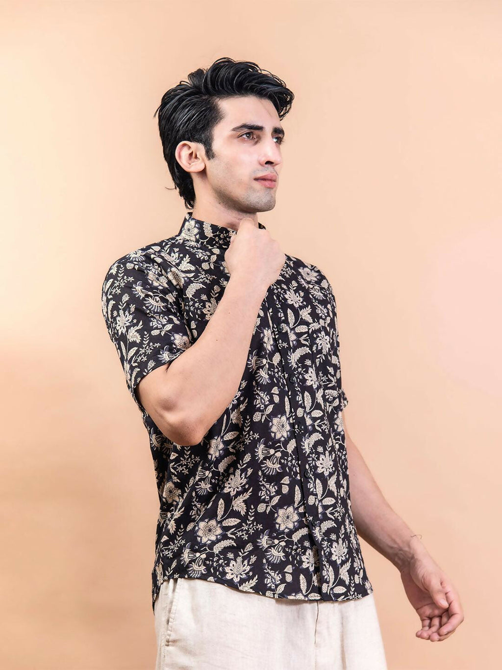 Miravan Men's Floral Printed Half Sleeve Spread Collar Ethnic Motifs Black Slim Fit Shirt