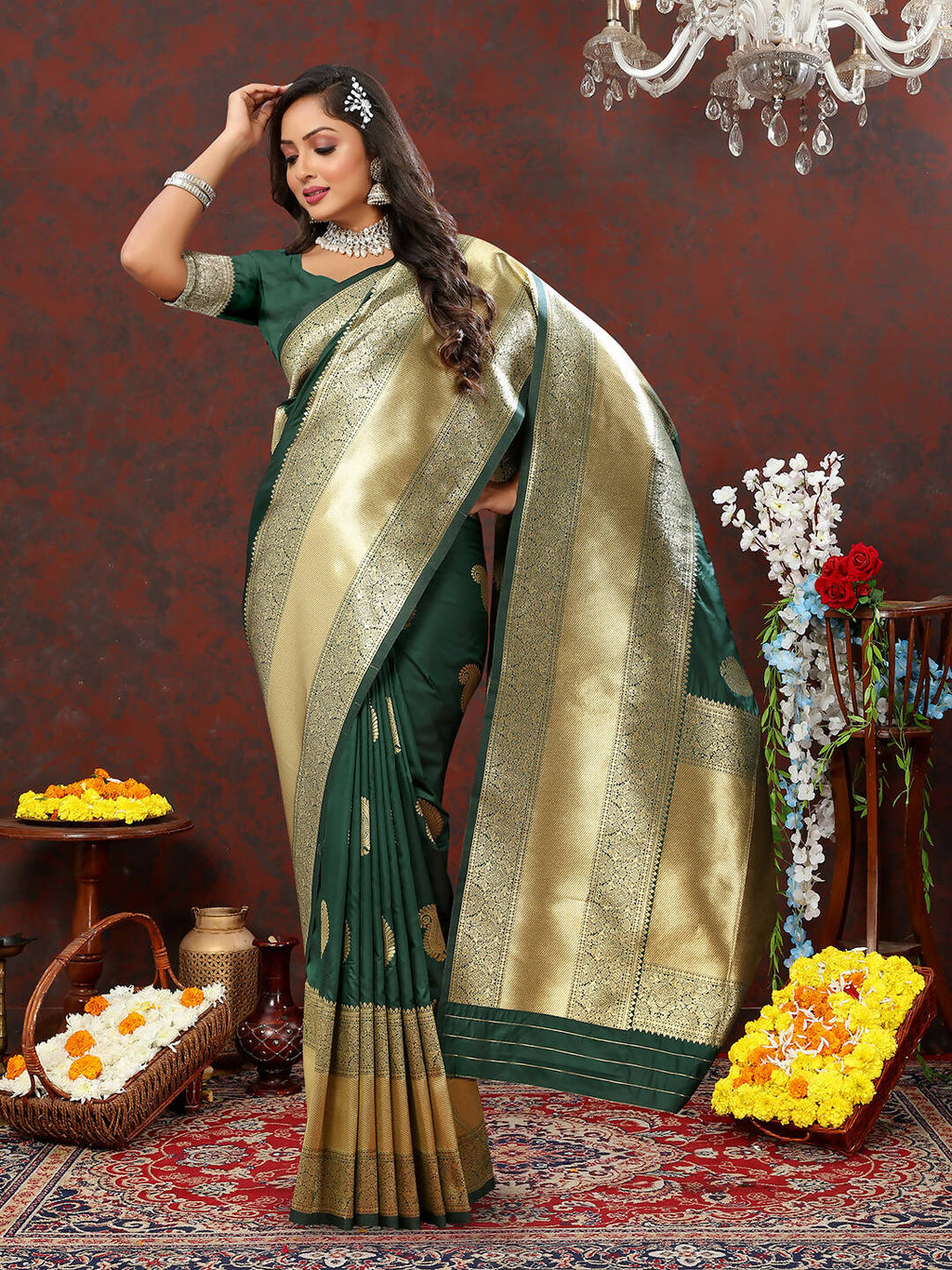 Lorenvalley Fashion Green Soft Silk Woven Design Gold Zari Weaving Saree