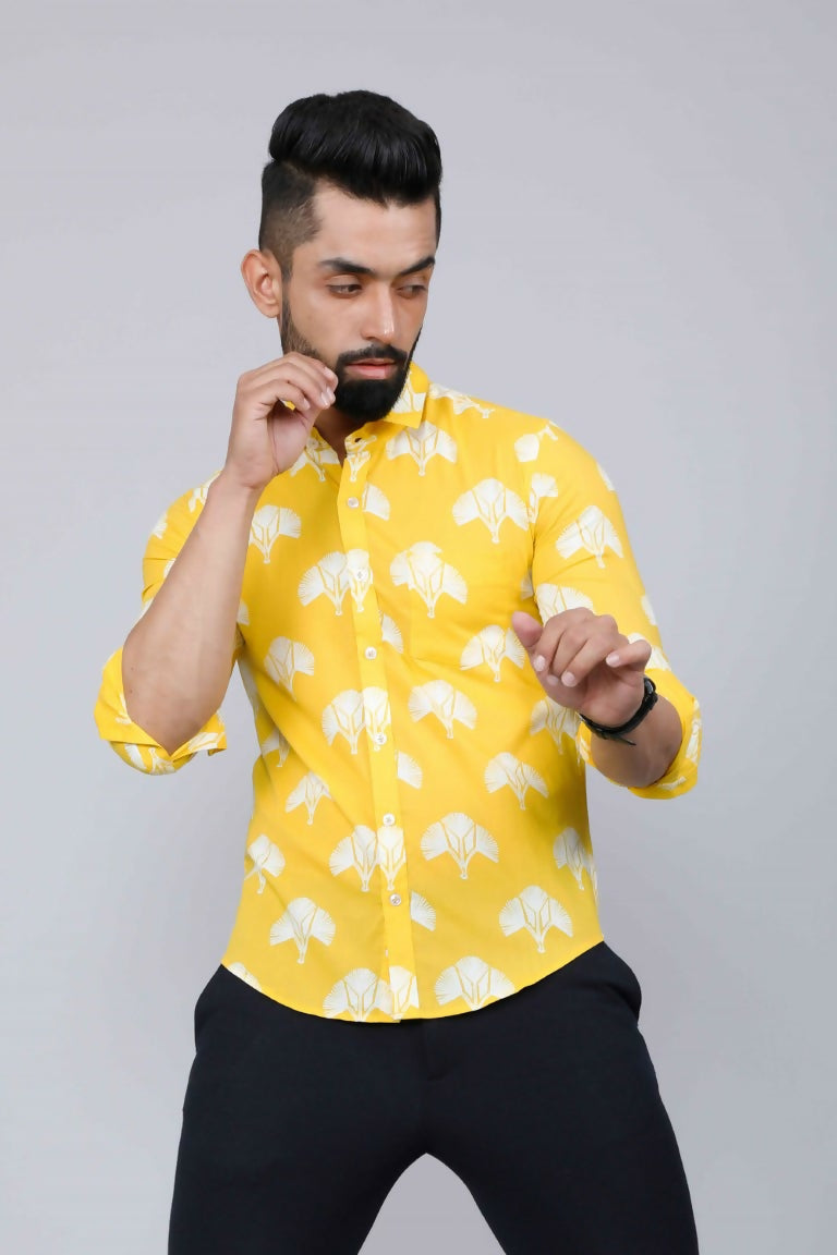 Miravan Men's Yellow and White Floral Printed Full Sleeves Cotton Casual Shirt
