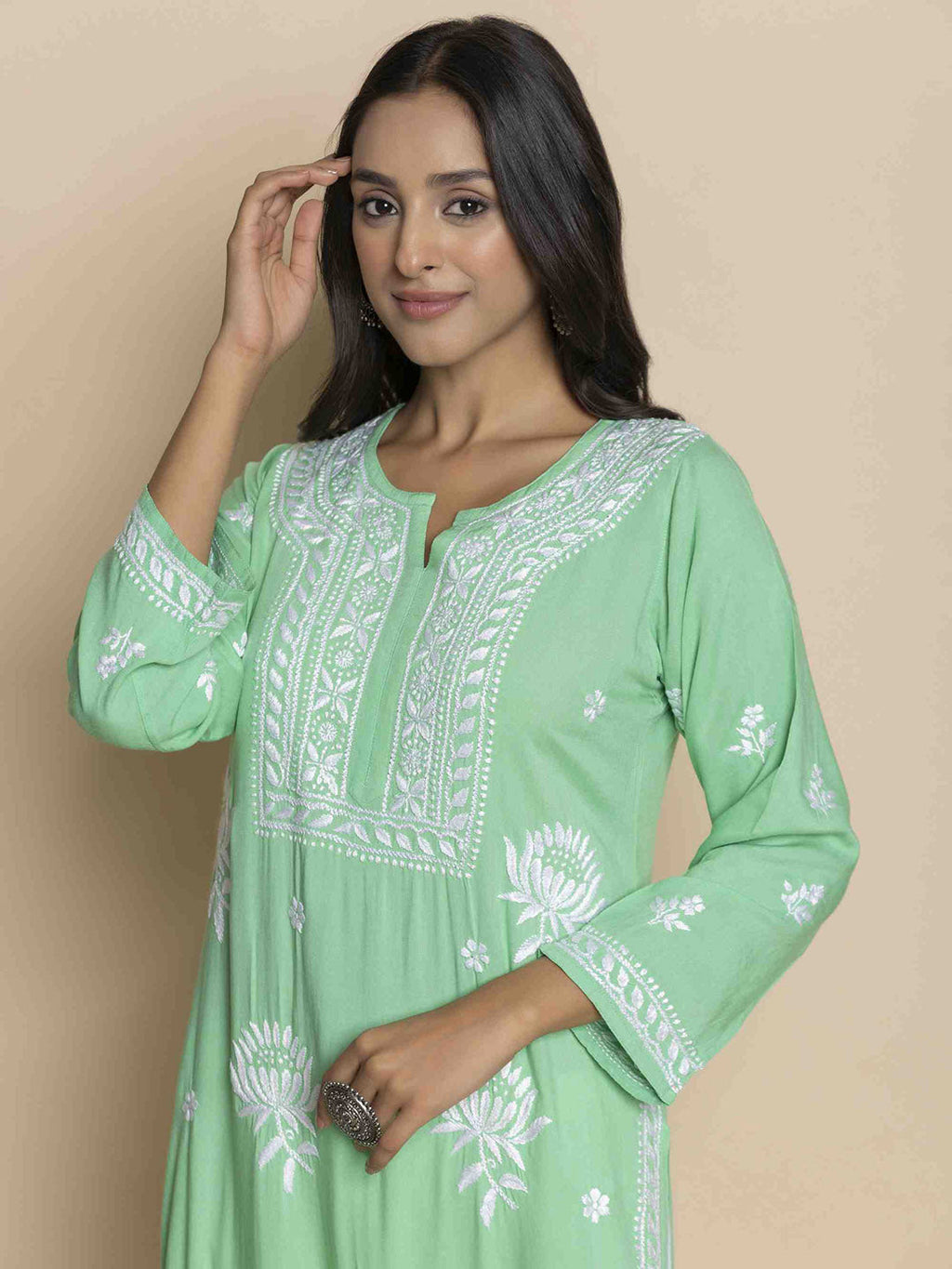 HOUSE OF KARI Floral Embroidered Chikankari Straight Kurta