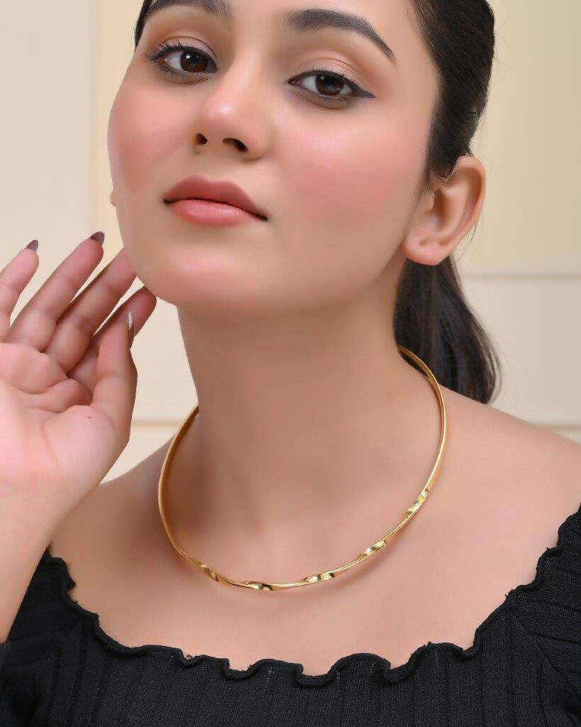 VOJ Gold-Polished Twisted Hasli Necklace