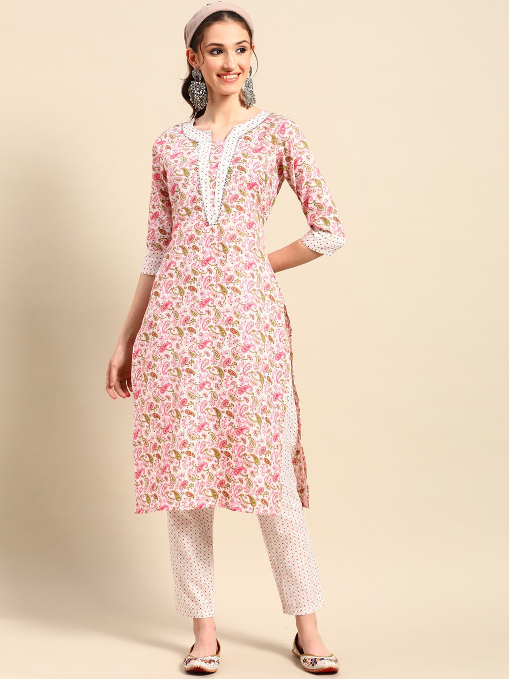 Sangria Women Paisley Printed Gotta Patti Kurta With Trousers