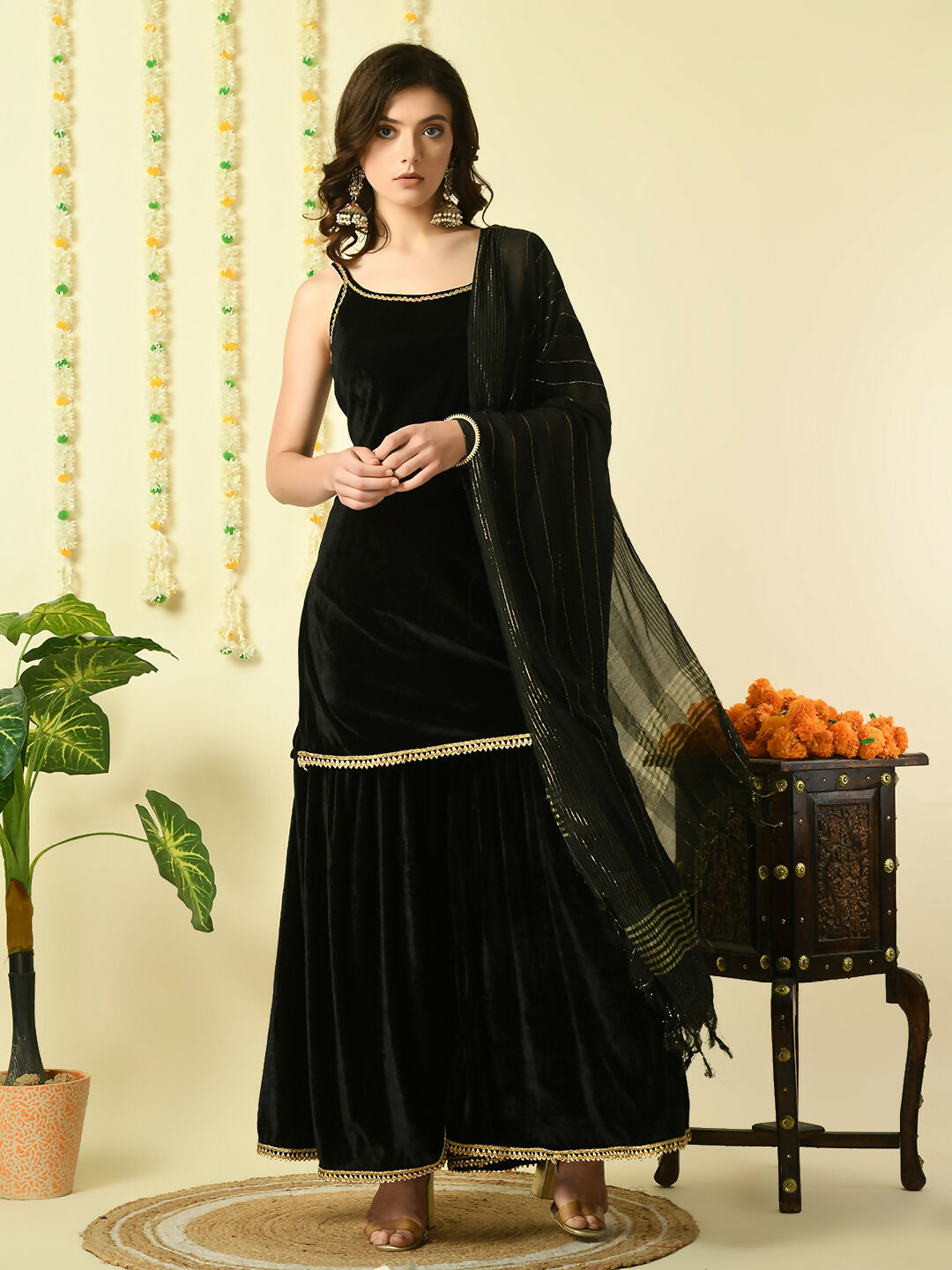Myshka Women's Black Velvet Kurti & Sharara With Dupatta Party Sets