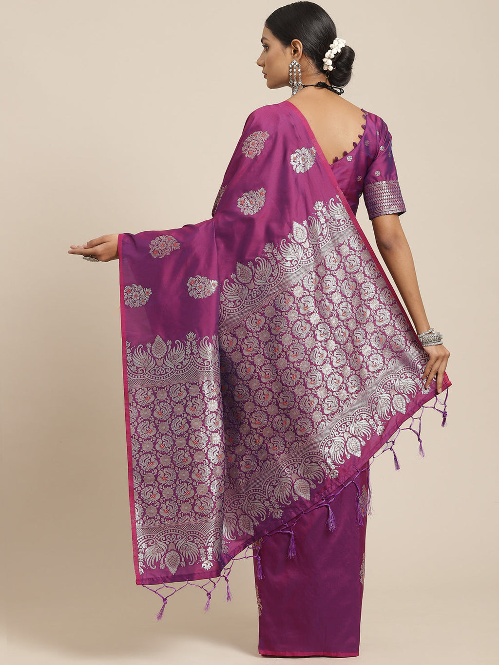 Saree Mall Magenta & Silver-Toned Floral Silk Blend Dharmavaram Saree - Distacart