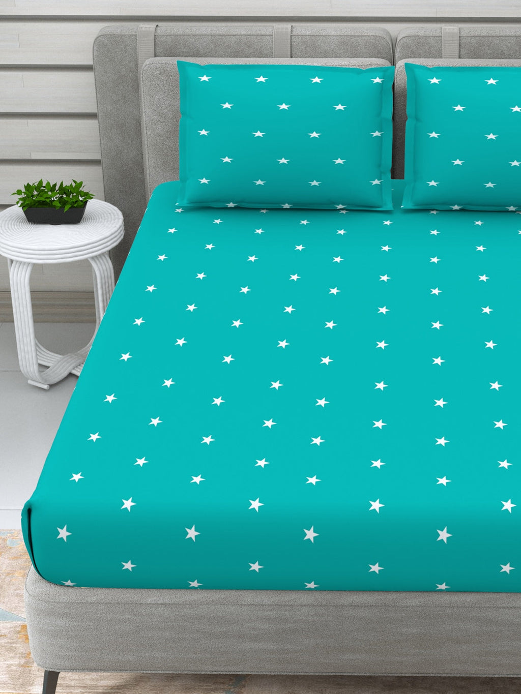 DREAM WEAVERZ Turquoise Blue & White 250 TC Pure Cotton King Bedsheet with 2 Pillow Covers