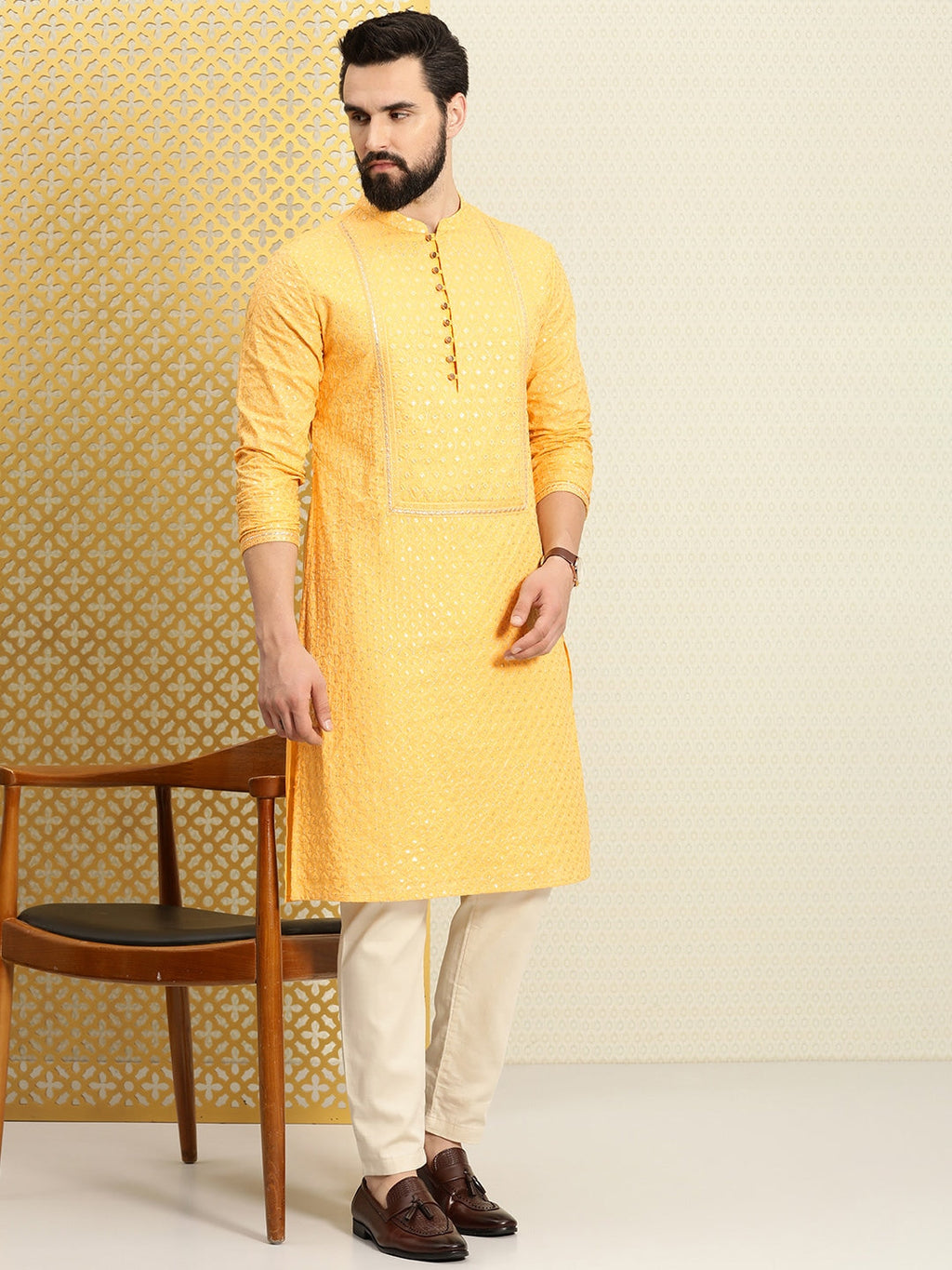 House of Pataudi Jashn Sequinned Embroidered Straight Kurta