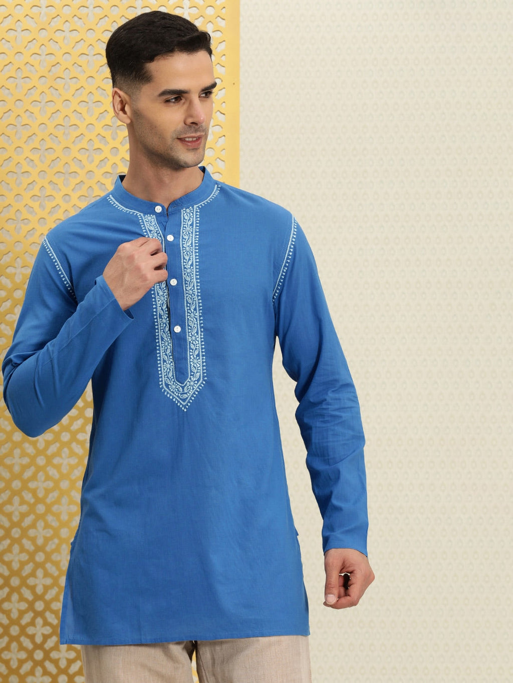 House of Pataudi Men Pure Cotton Solid Chikankari Jashn Short Kurta