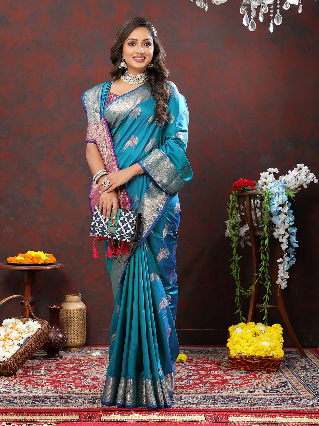 Lorenvalley Fashion Rama Soft Silk Woven Design Zari Weaving Saree