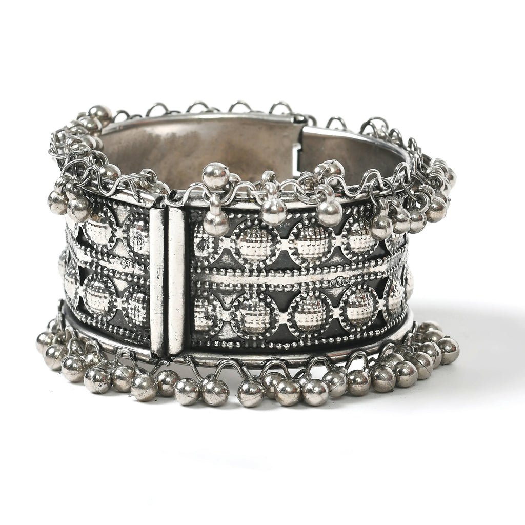 Mominos Fashion Joharkamal Oxidised Silver-Plated Ghungroo Handcraft Bracelet - Design 027 - Distacart