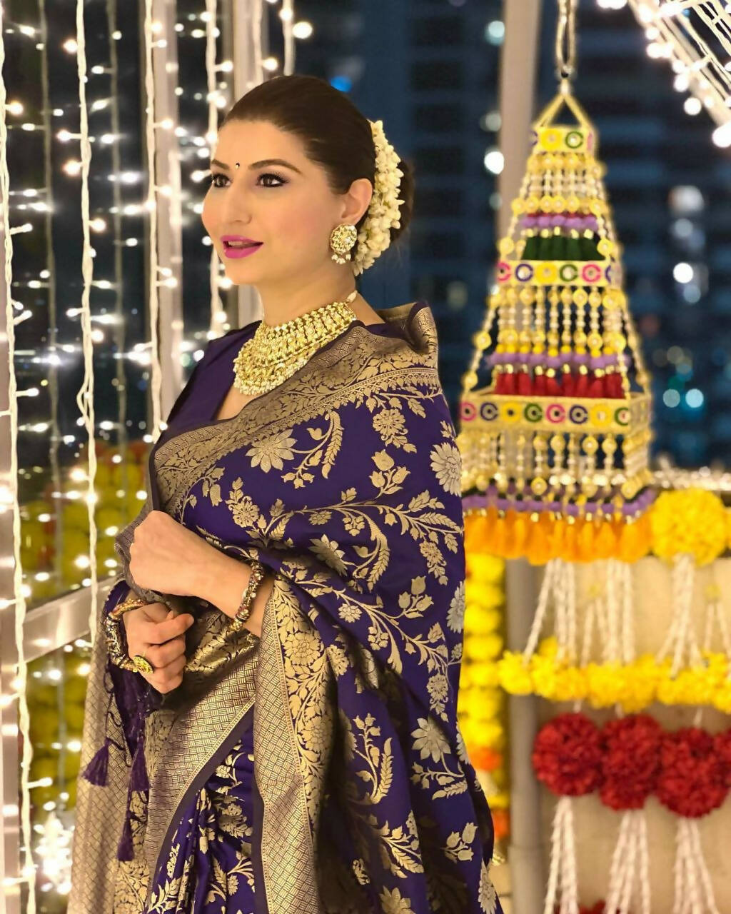 DEIANA'S Beautiful Designer Golden zari Soft Lichi Silk Saree - Blue