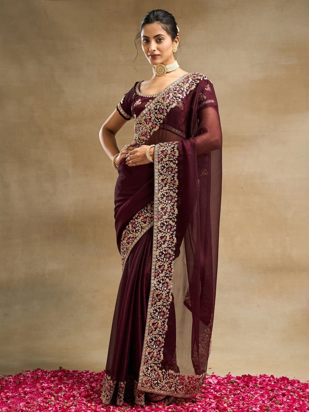 kasee Solid Embroidered Saree - Distacart