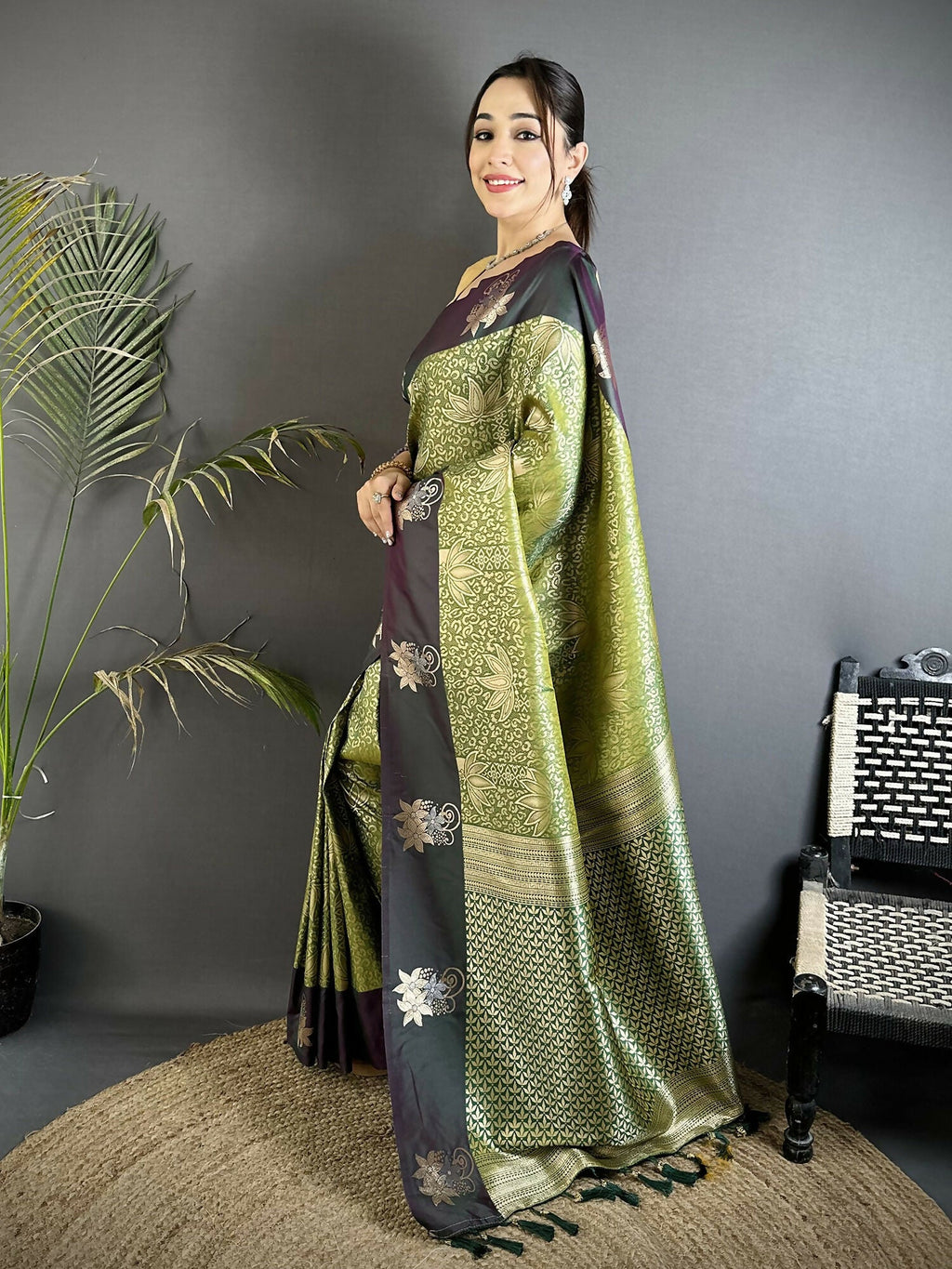 Joban Fashion Olive Green Intricate Zari Weaving Soft Silk Dharmavaram Saree