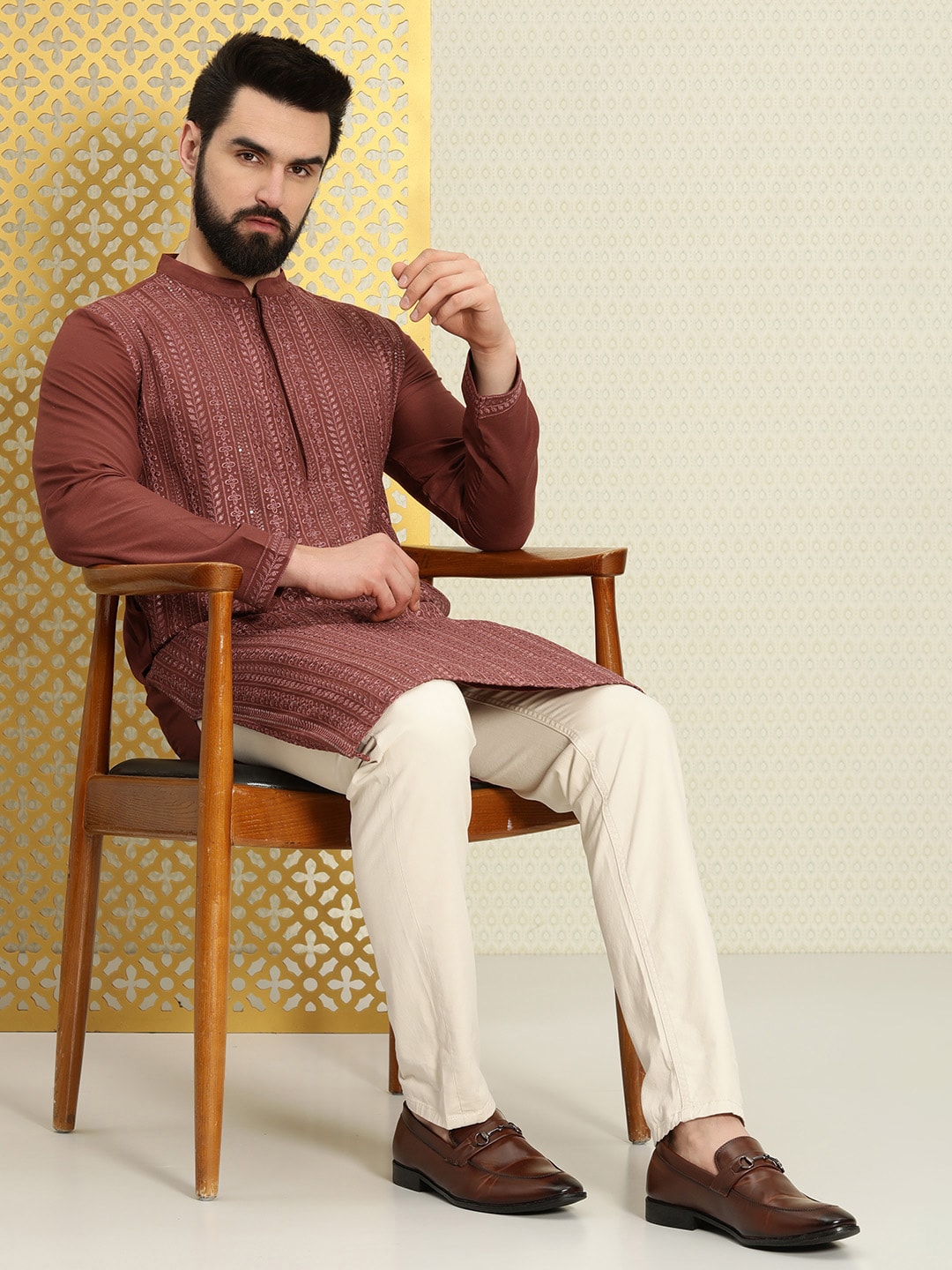 House of Pataudi Men Floral Embroidered Sequined Floral Jashn Kurta