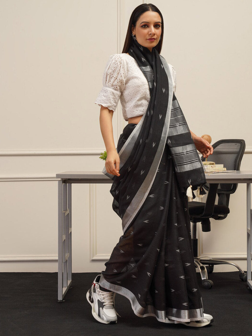 Tikhi Imli Ethnic Motifs Saree - Distacart