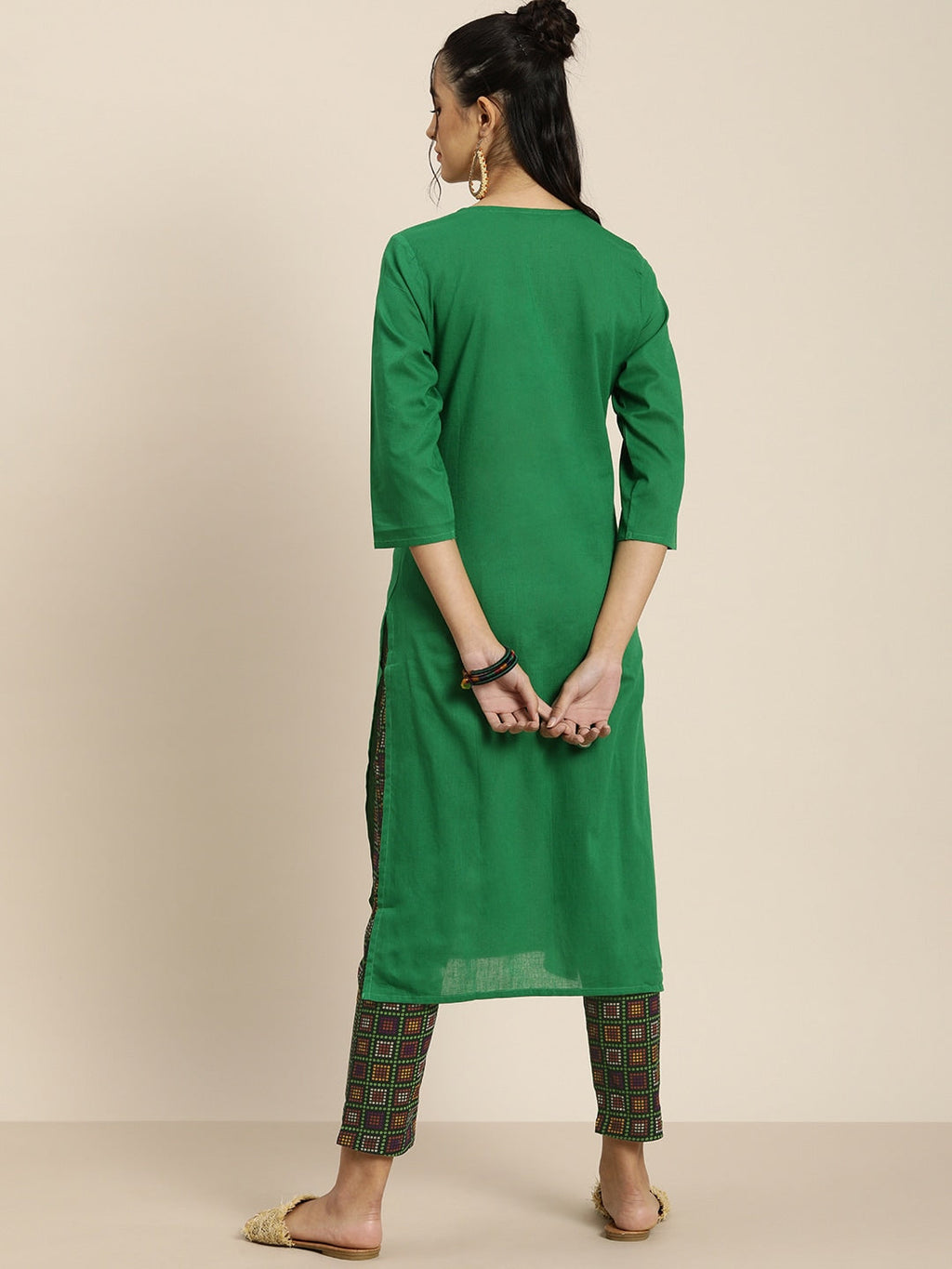 Sangria Women Green Pure Cotton Bandhani Kurta with Trousers
