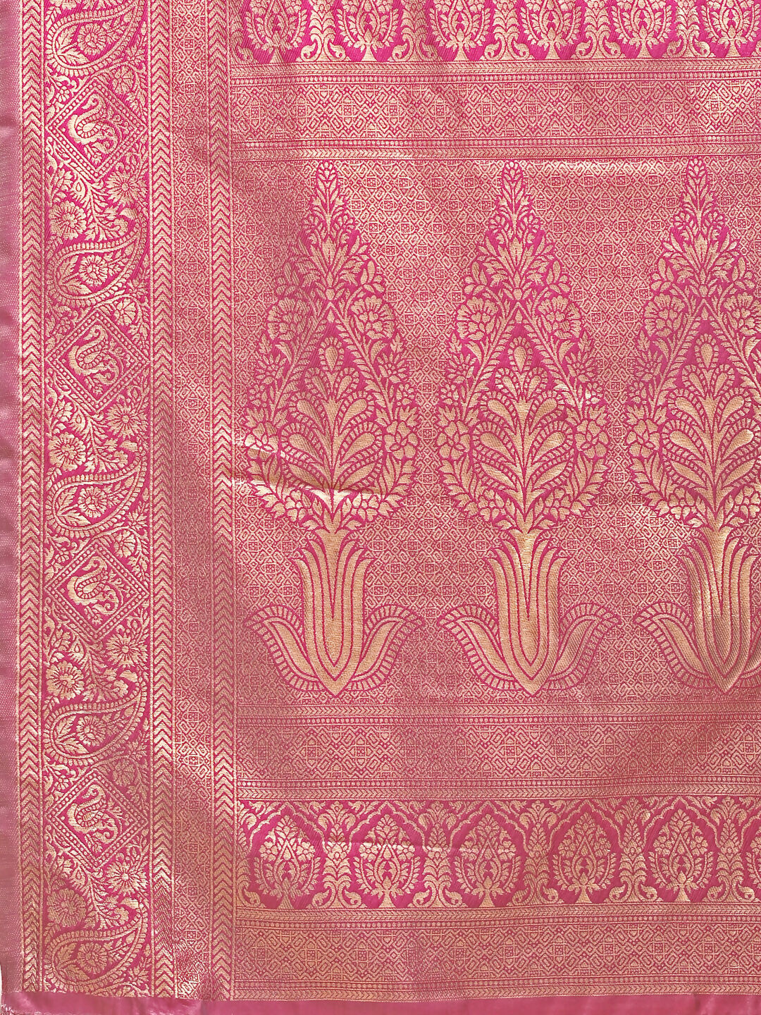 Shree Shyam Fashion Aura Silk Cream Magenta Banarasi Silk Saree