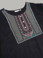 Sztori Plus Size Floral Yoke Design Sequinned Straight Kurta