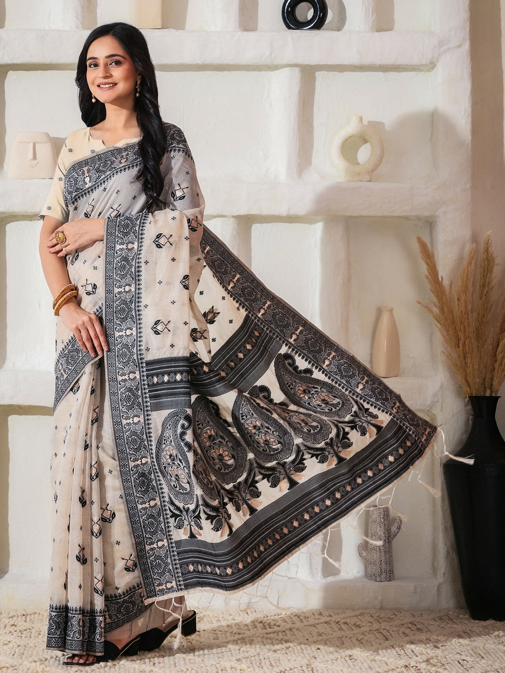Shree Shyam Fashion Linen Cotton Black & Cream Saree - Distacart