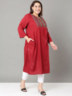 Sztori Plus Size Floral Yoke Design Straight Kurta