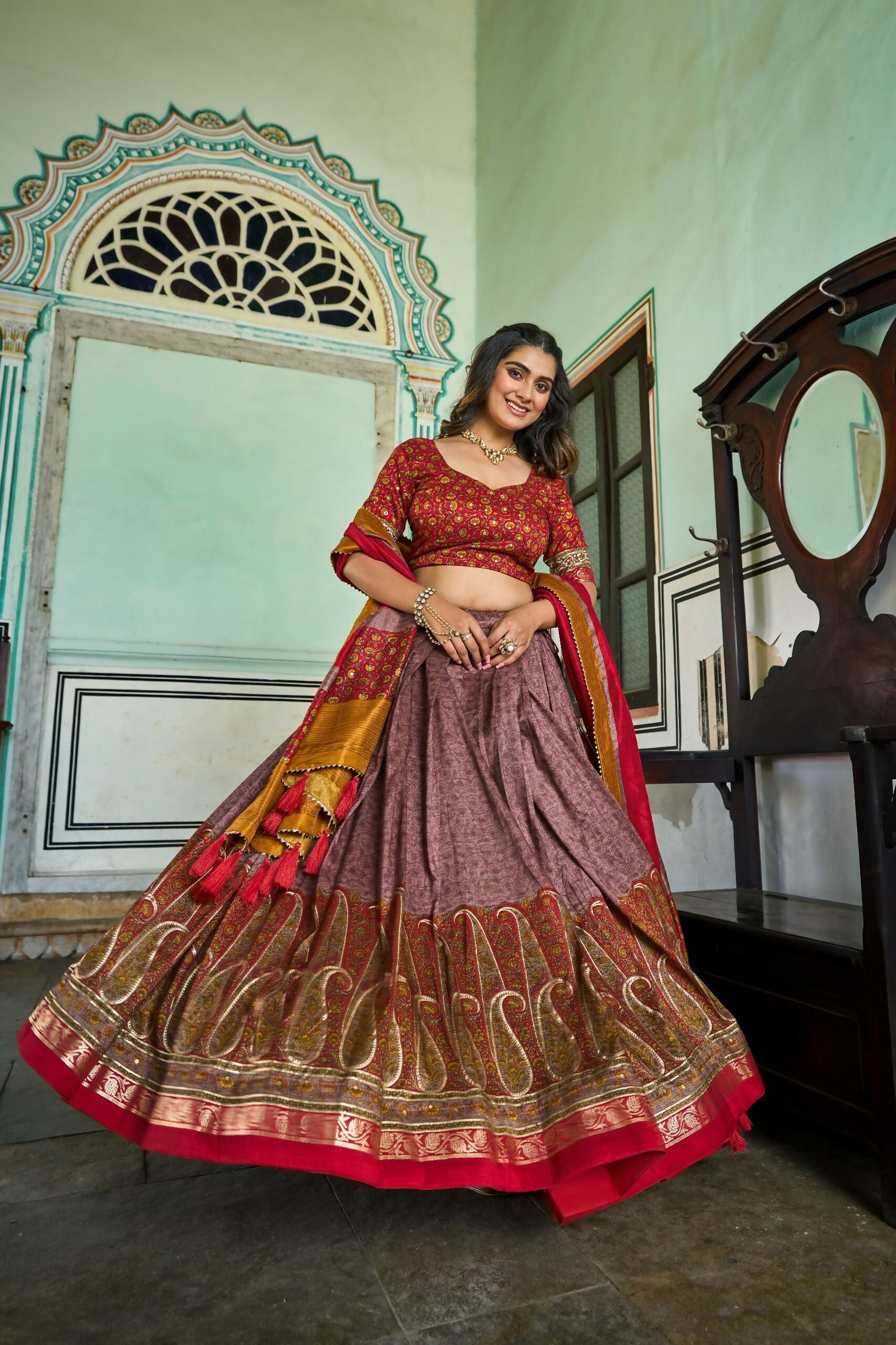 Vastranavya Kashmiri Print With Foil Print Lehenga With Unstitched Printed Blouse - Onion