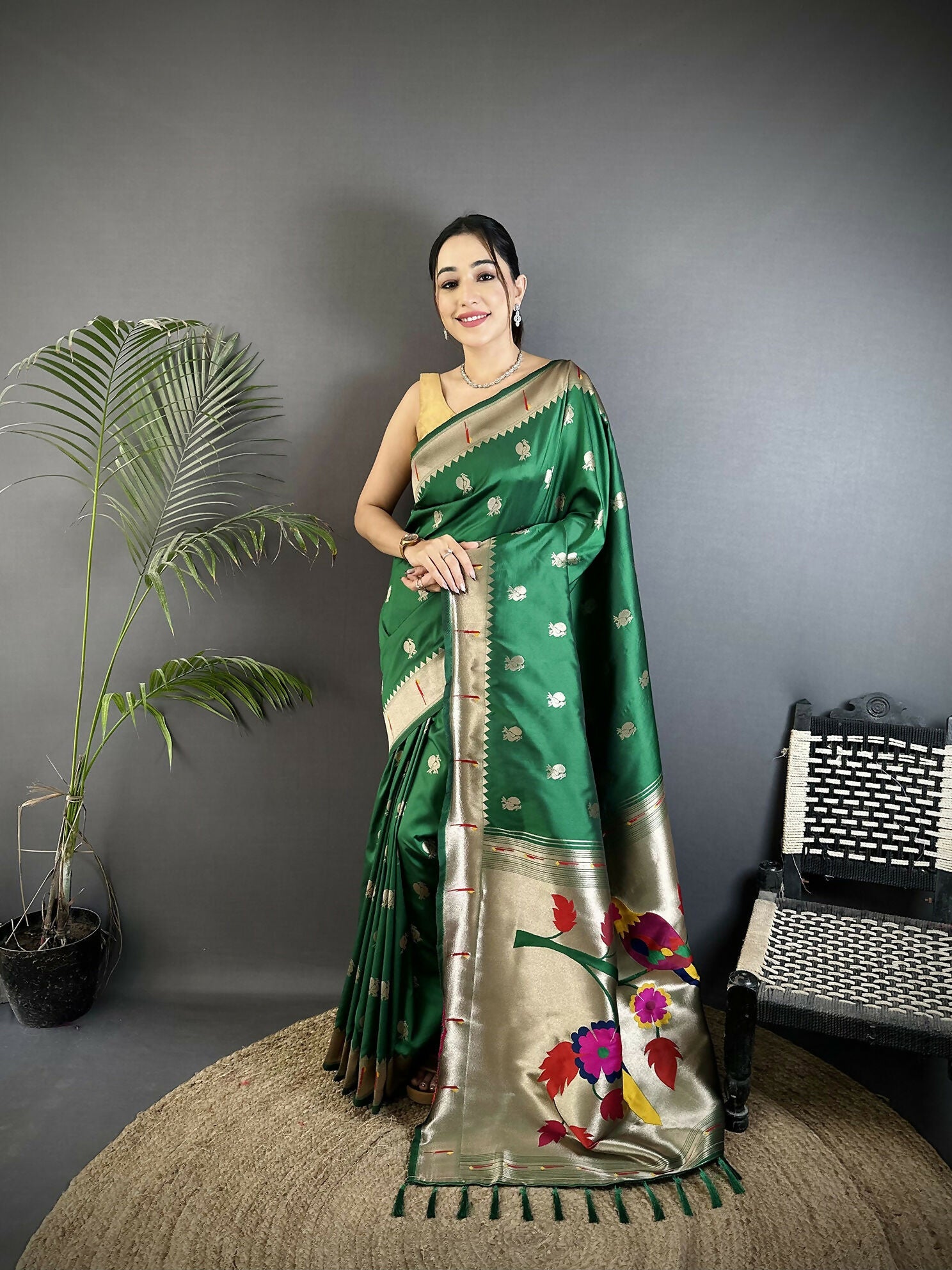 Joban Fashion Green Peacock & Floral Motifs Soft Silk Kanchipuram Saree - Distacart
