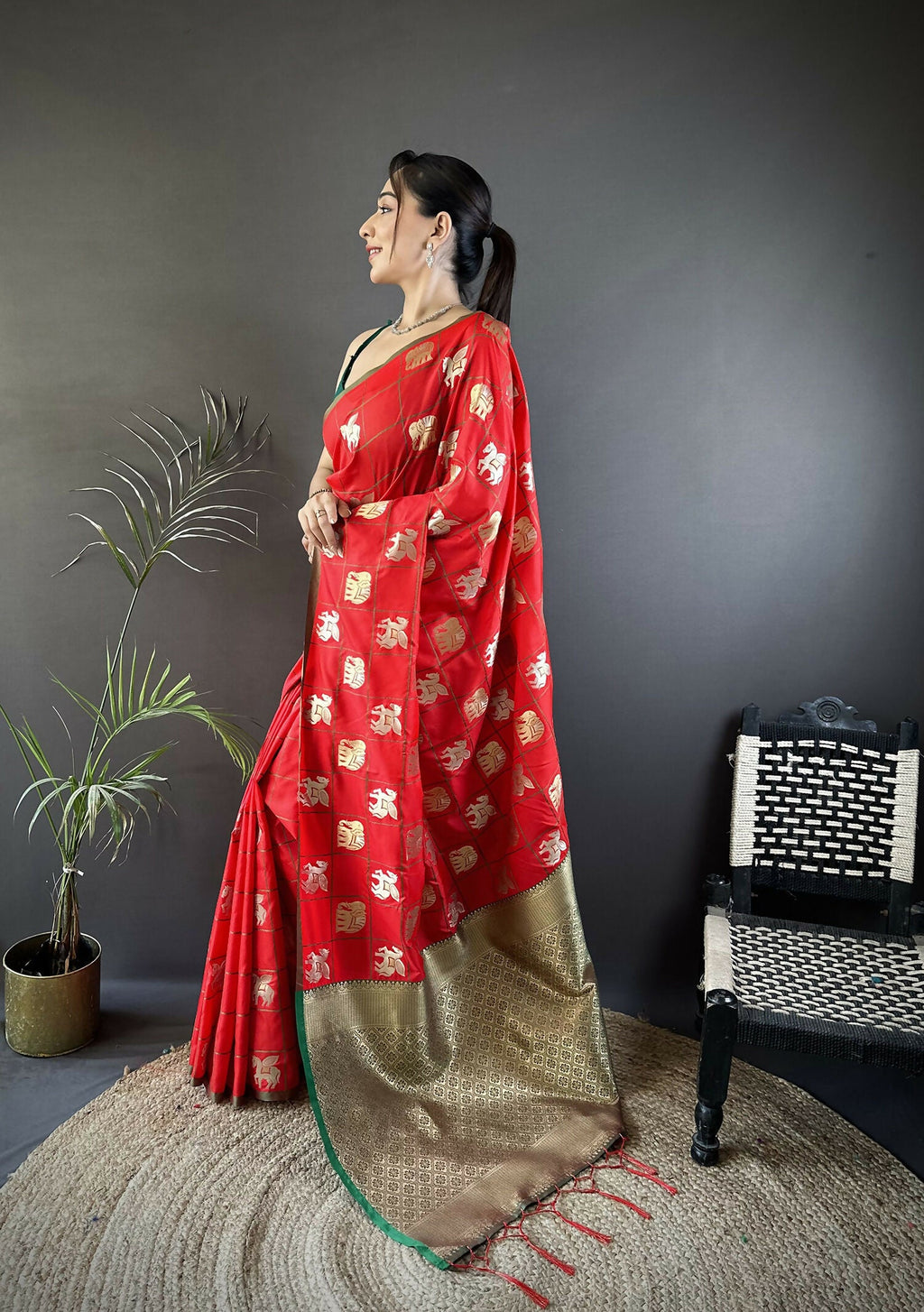 Joban Fashion Red Elephant Motif Soft Silk Banarasi silk Saree - Distacart