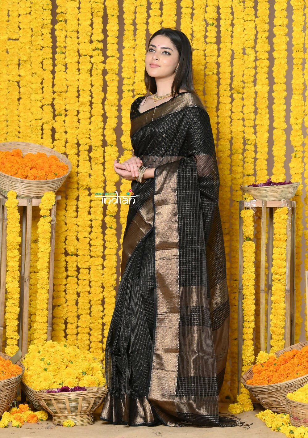 Very Much Indian Rajsi - Handloom Ari Checks Cotton Silk Saree With Golden Border - Black