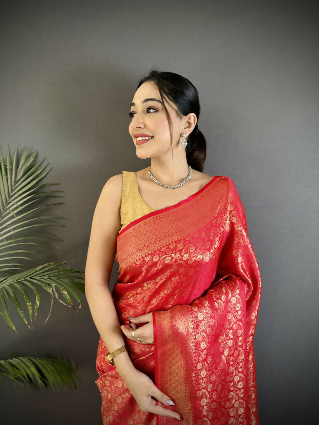 Joban Fashion Red Floral & Paisley Motifs Soft Satin Silk Banarasi Saree - Distacart