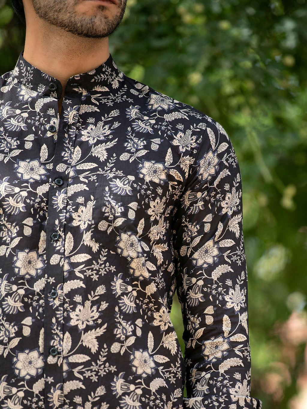 Miravan Men's Cotton Black Floral Printed Full Sleeve Slim Fit Shirt