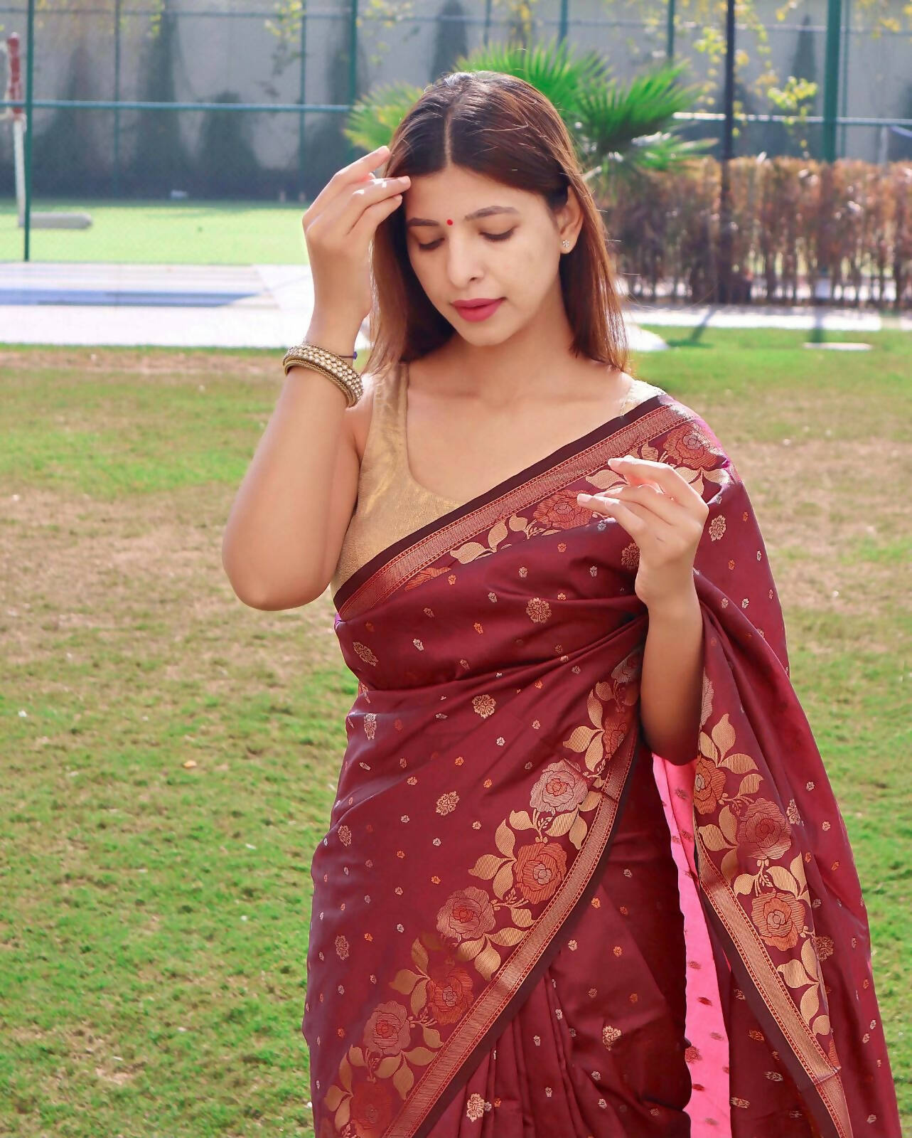 DEIANA'S Beautiful Designer Golden zari Soft Lichi Silk Saree - Red
