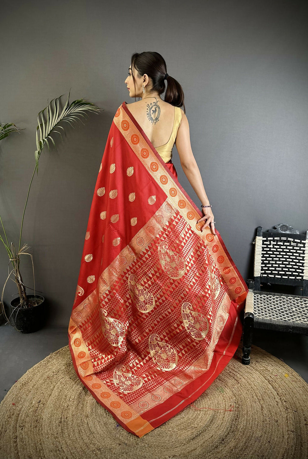 Joban Fashion Red Paisley Soft Silk Banarasi Saree - Distacart