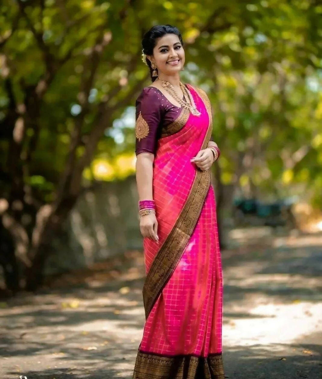 DEIANA'S Beautiful Designer Golden zari Soft Lichi Silk Saree - Pink