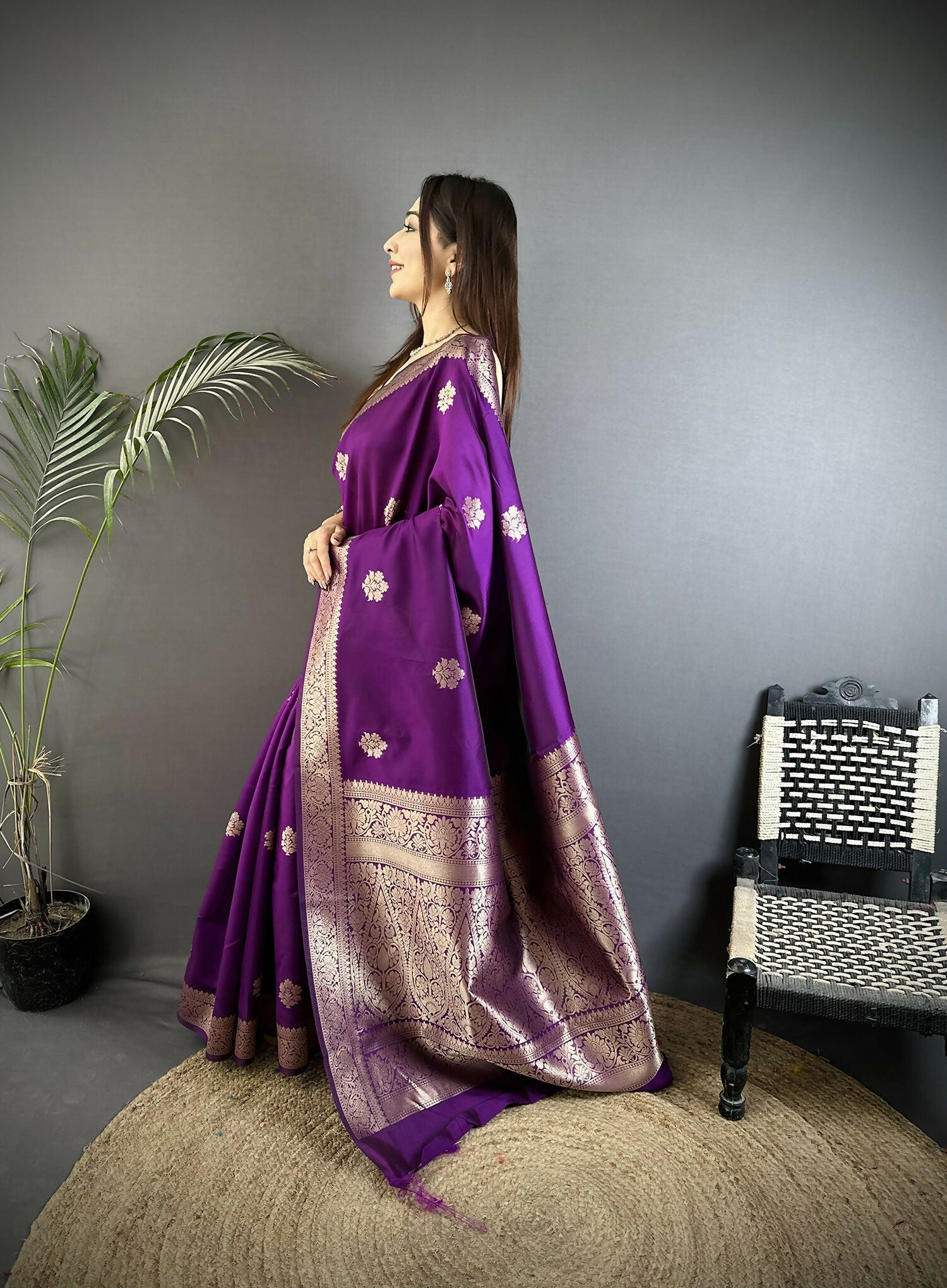 Joban Fashion Purple Floral Jacquard Woven Design Cotton Silk Banarasi Silk Saree - Distacart
