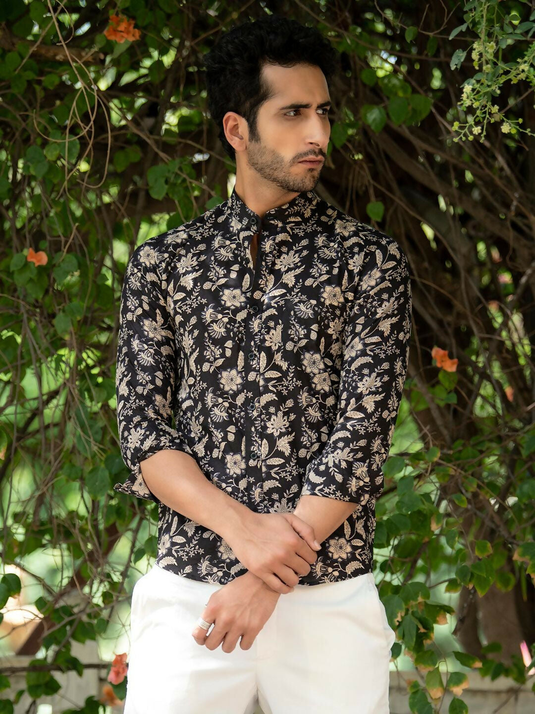 Miravan Men's Cotton Black Floral Printed Full Sleeve Slim Fit Shirt
