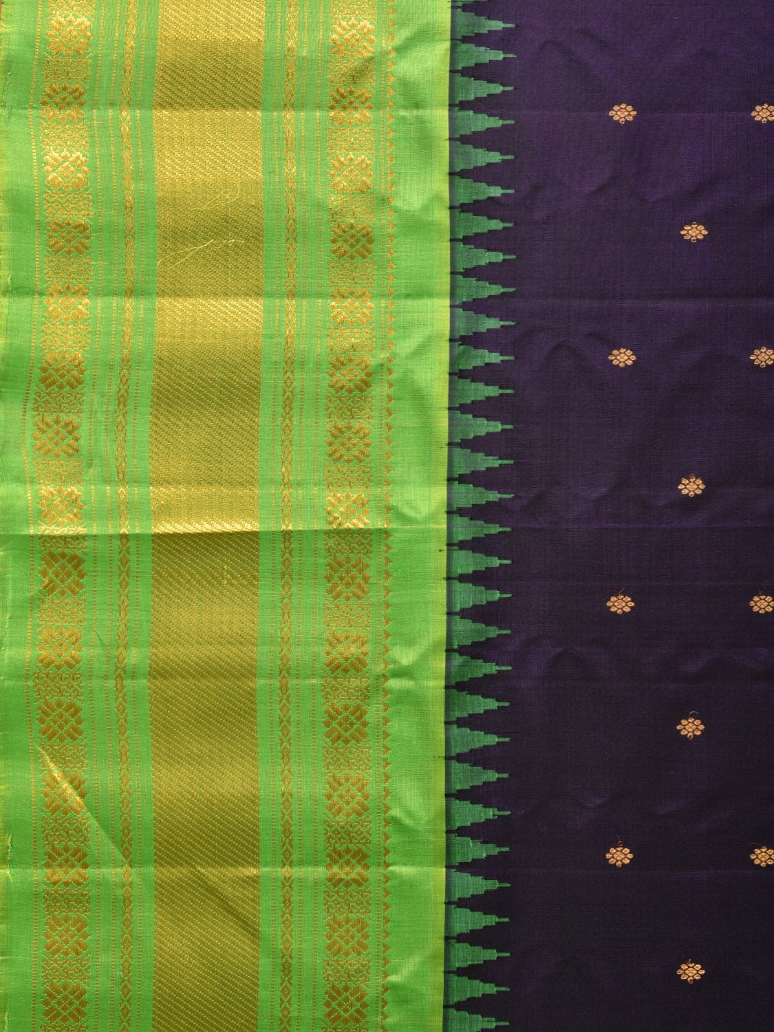 Green and Blue Gadwal Silk Handloom Saree with Mango Pallu Design - Global Threads