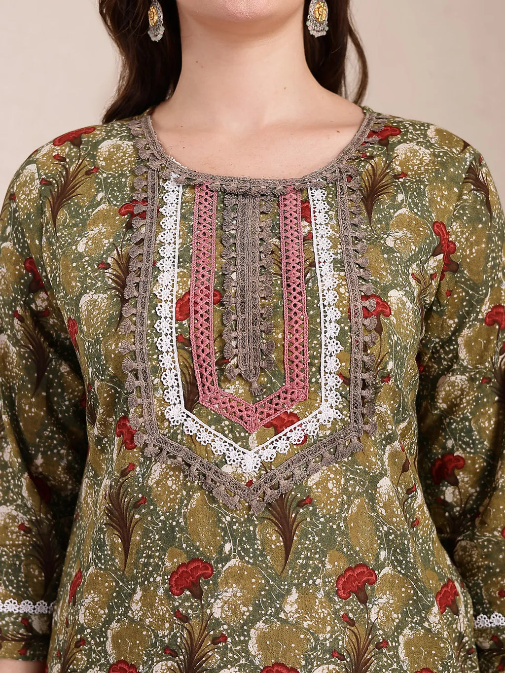 Yufta Green Cotton Lace Work On Yoke Straight Kurta Dupatta Pant Set
