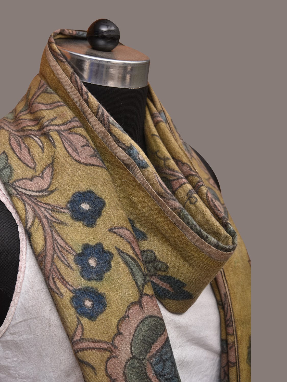 Green Kalamkari Hand Painted Woolen Handloom Dupatta with Floral Design - Global Threads