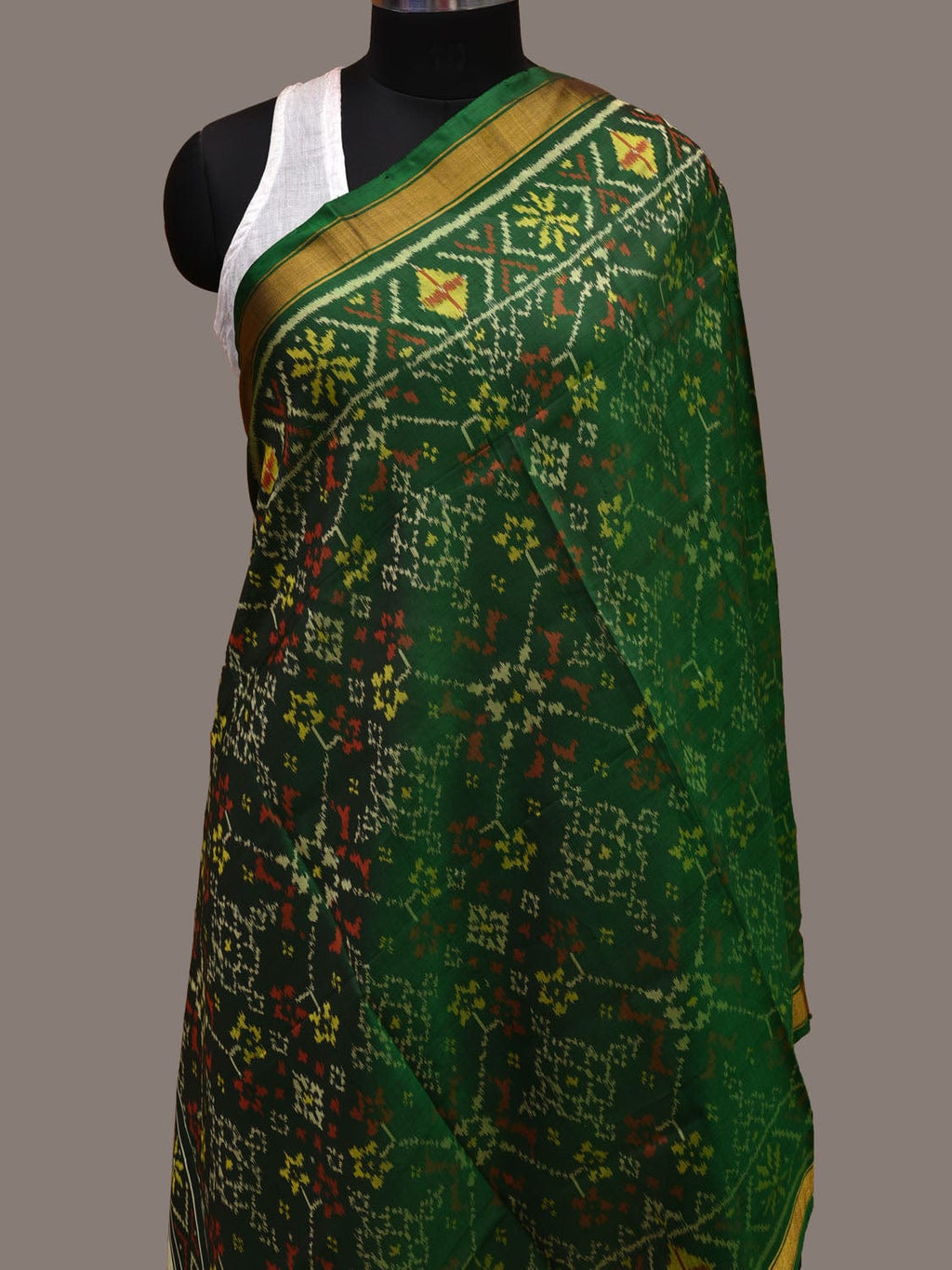 Green Pochampally Ikat Silk Handloom Dupatta with Grill Design - Global Threads