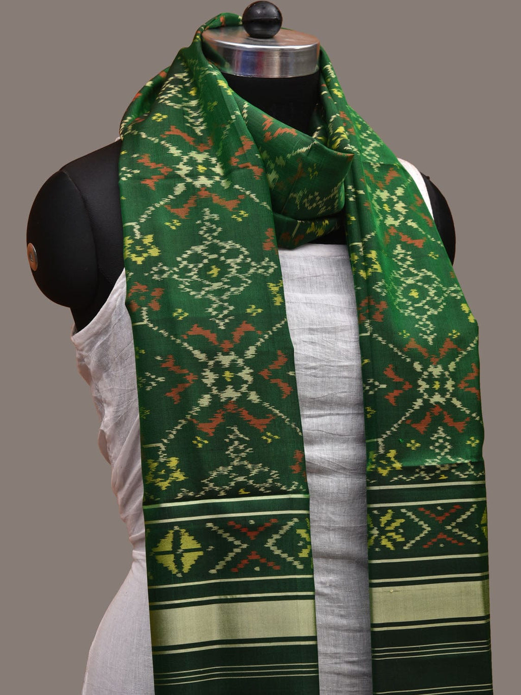 Green Pochampally Ikat Silk Handloom Dupatta with Grill Design - Global Threads