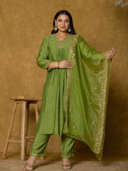 Yufta Green Silk Embroidered Plus Size Kurta Dupatta Set