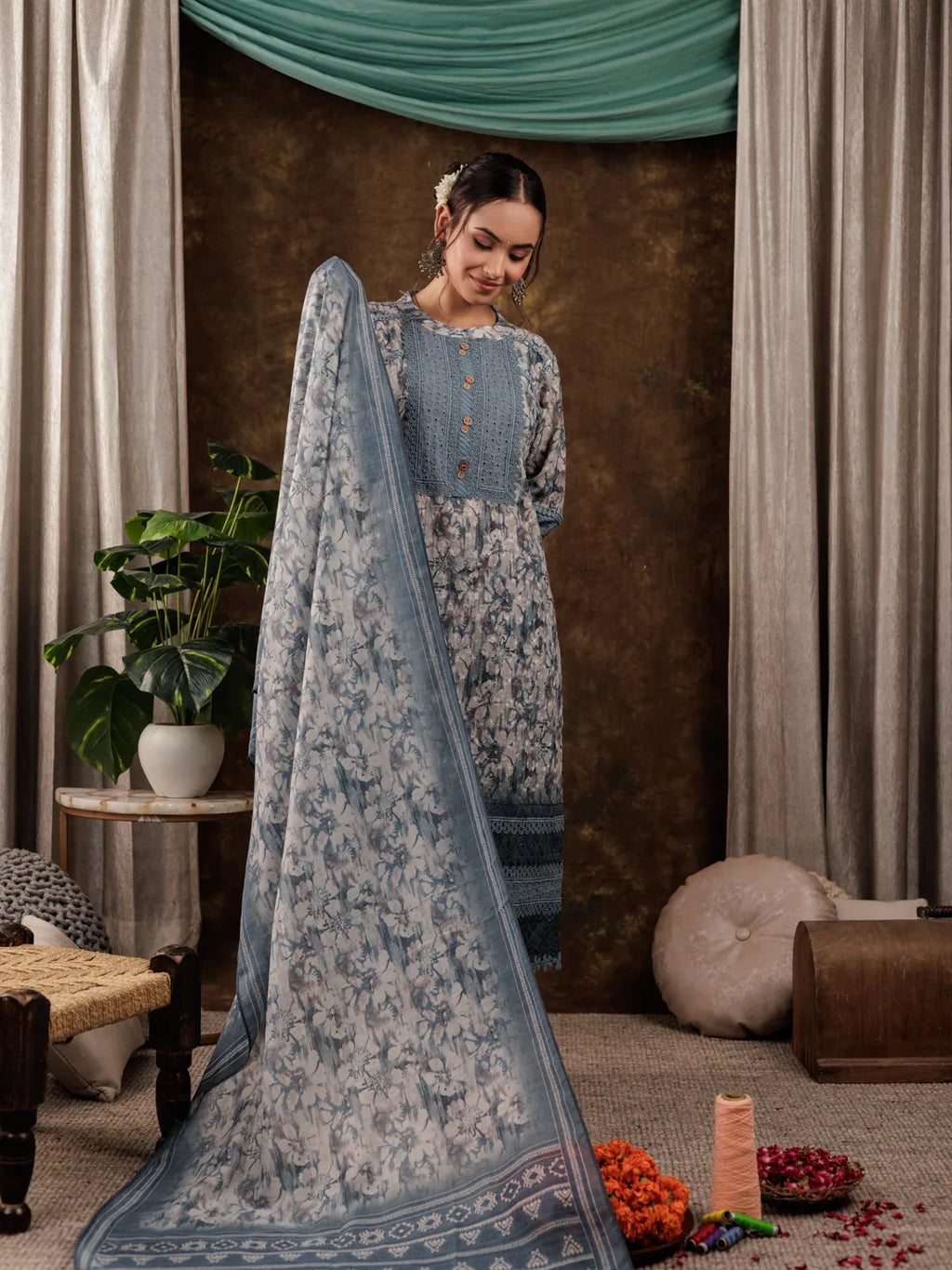 Yufta Grey Cotton Schiffli Kurta Dupatta Set With Lace Detailing