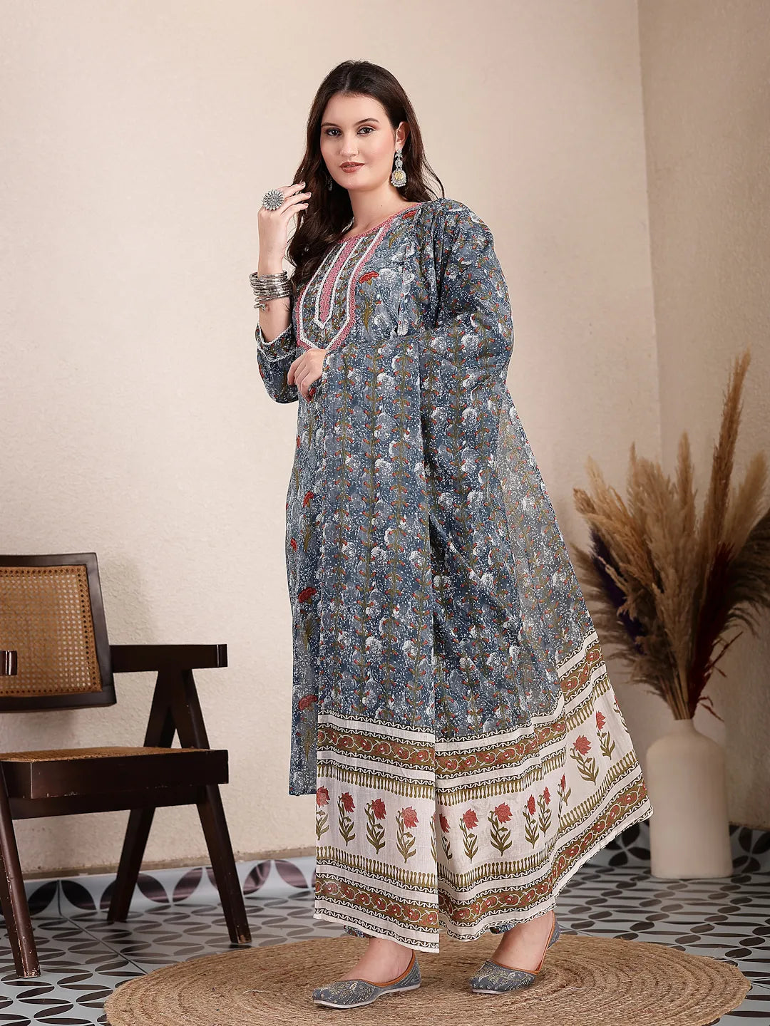 Yufta Grey Cotton Straight Kurta Dupatta Pant Set