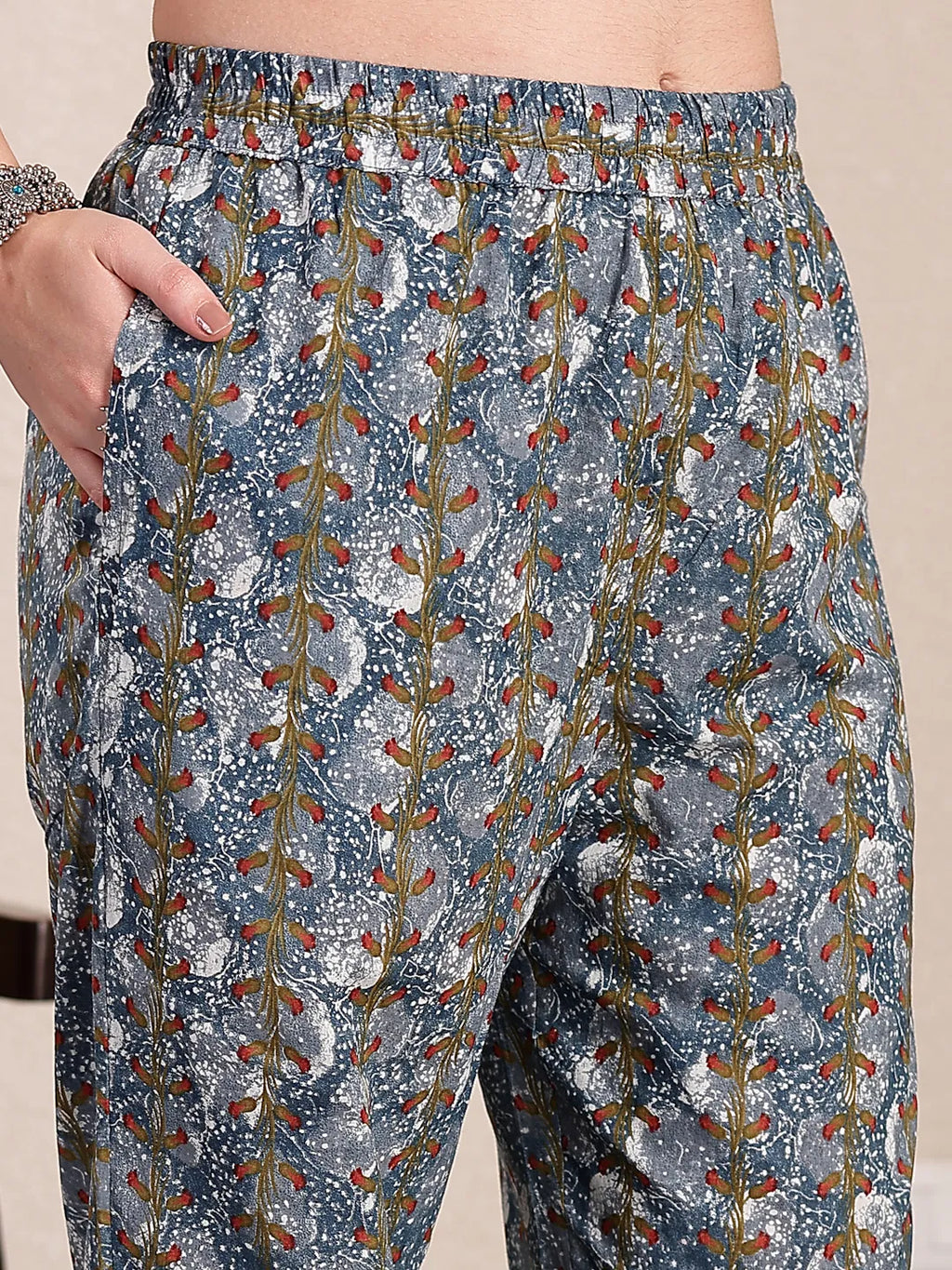Yufta Grey Cotton Straight Kurta Dupatta Pant Set