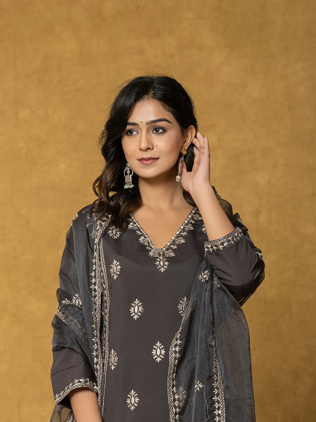 Yufta Grey Silk Kurta Dupatta Pant Set - Distacart